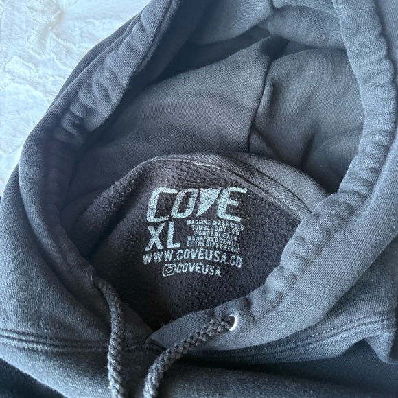 Cove Black Sweatshirt Hoodie with Logo Comin In Hot Shark Skeleton - Picture 6 of 7